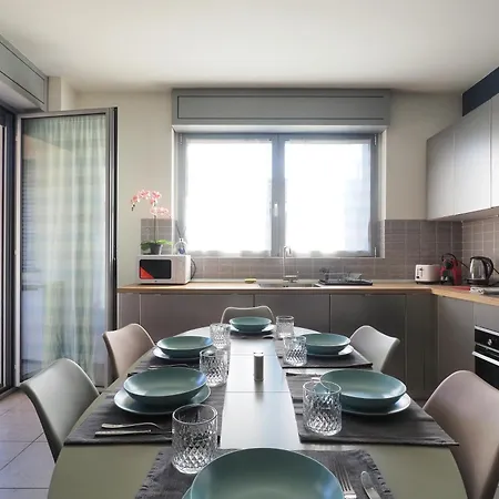 Center - Modern Flat With Free Parking And Wifi - A ベルガモ