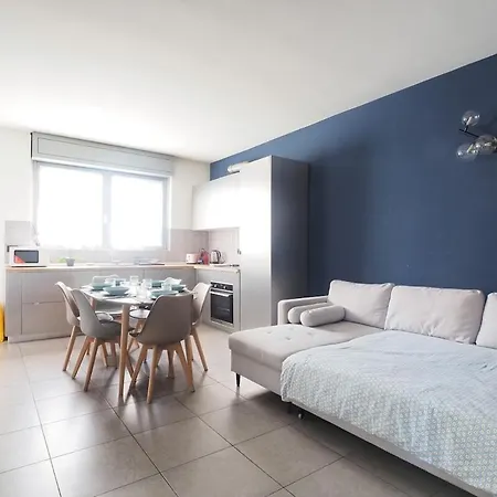 Center - Modern Flat With Free Parking And Wifi - A アパート *