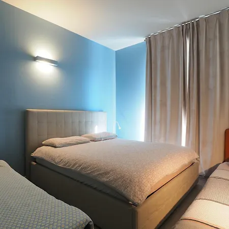 Center - Modern Flat With Free Parking And Wifi - A Daire *