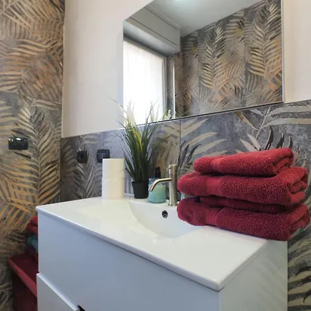 Center - Modern Flat With Free Parking And Wifi - A Daire