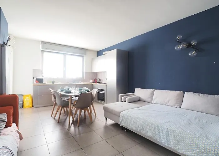 Center - Modern Flat With Free Parking And Wifi - A Διαμέρισμα *